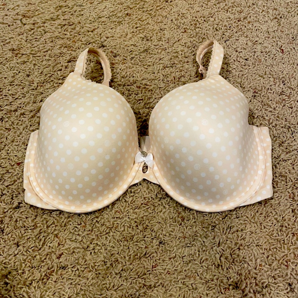 VS Bra - like new condition - Smoke Free